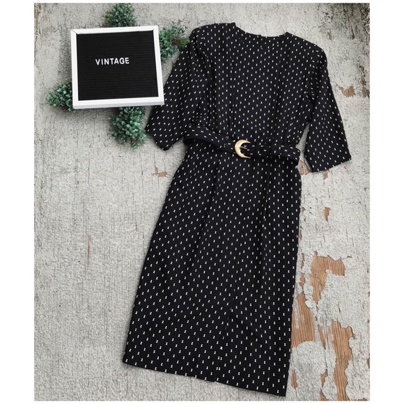 Vintage Dresses & Skirts - Vintage Belted Print Button Back Dress